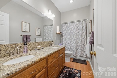 Tucked away in the back of a quiet cove, this stunning 3-bedroom - photo 33