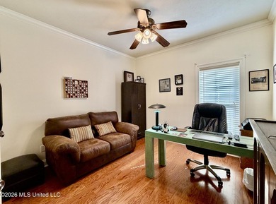 Gorgeous, pristine, and move-in ready! 4 Bed, 2 1/2 bath in - photo 33