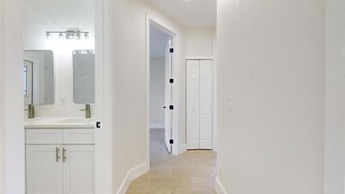 SELLER FINANCING OR LEASE OPTION AVAILABLE! Stunning Lakeview - photo 35