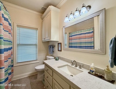 Gorgeous, pristine, and move-in ready! 4 Bed, 2 1/2 bath in - photo 37