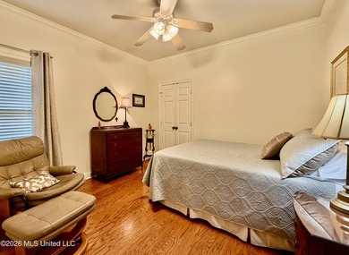Gorgeous, pristine, and move-in ready! 4 Bed, 2 1/2 bath in - photo 39