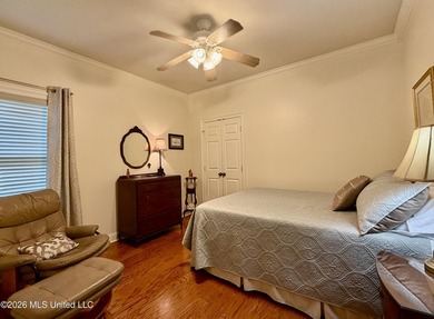 Gorgeous, pristine, and move-in ready! 4 Bed, 2 1/2 bath in - photo 40