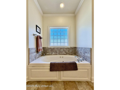 Gorgeous, pristine, and move-in ready! 4 Bed, 2 1/2 bath in - photo 49