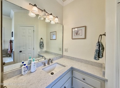 Gorgeous, pristine, and move-in ready! 4 Bed, 2 1/2 bath in - photo 50