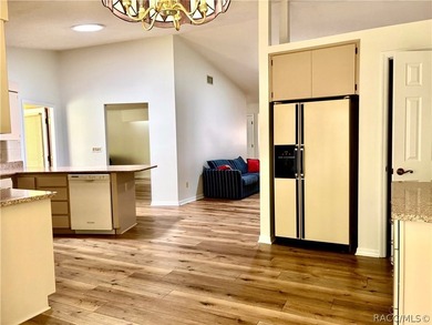Beautiful, large move in ready home. 3 bedroom 2 bathroom - photo 20
