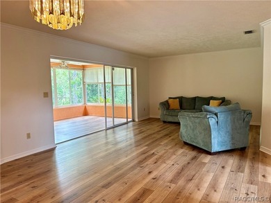Beautiful, large move in ready home. 3 bedroom 2 bathroom - photo 26