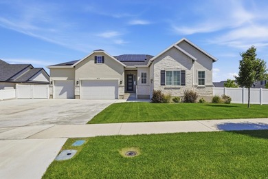 Welcome to this stunning Salem home offering nearly 5,200 sq. ft - photo 2