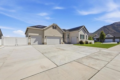 Welcome to this stunning Salem home offering nearly 5,200 sq. ft - photo 4