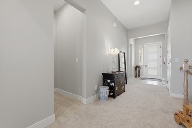 Welcome to this stunning Salem home offering nearly 5,200 sq. ft - photo 5