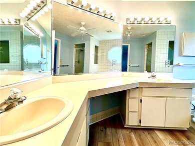 Beautiful, large move in ready home. 3 bedroom 2 bathroom - photo 37