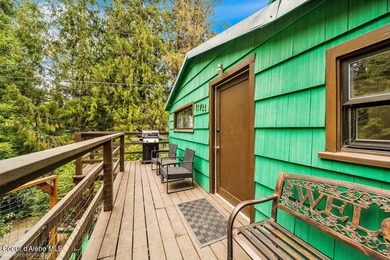 Welcome to The Shamrock, a charming lakeside retreat tucked into - photo 4