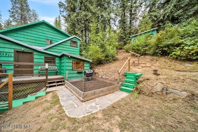Welcome to The Shamrock, a charming lakeside retreat tucked into - photo 5