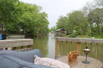 MUST SEE LAKE HOUSE!.   Offering $10,000 for a rate buy down or - Lake Home For Sale in Mabank, Texas