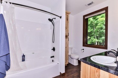 Beautiful, maintenance free, home with a huge garage! This home - photo 12