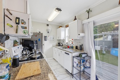 Excellent investment or house hack opportunity in desirable - photo 12