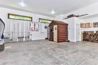 Beautiful, maintenance free, home with a huge garage! This home - photo 15