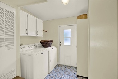 This beautiful 3 bedroom 3 bath beach cottage is complete with - photo 16