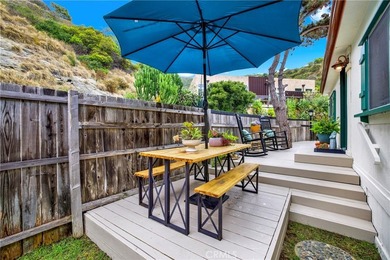 This beautiful 3 bedroom 3 bath beach cottage is complete with - photo 28