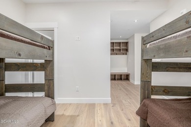 Great 3 Bedroom plus Bonus Bunk Room! This ski-in/ski-out - photo 30