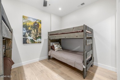 Great 3 Bedroom plus Bonus Bunk Room! This ski-in/ski-out - photo 31