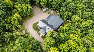 Beautiful, maintenance free, home with a huge garage! This home - photo 32
