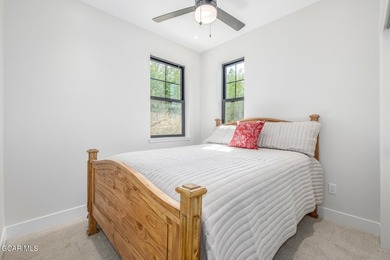 Great 3 Bedroom plus Bonus Bunk Room! This ski-in/ski-out - photo 33