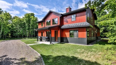 Beautiful, maintenance free, home with a huge garage! This home - photo 34