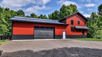 Beautiful, maintenance free, home with a huge garage! This home - photo 39