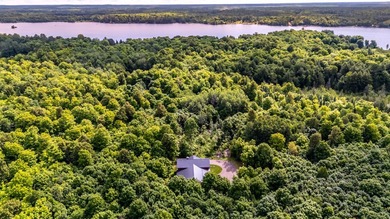 Beautiful, maintenance free, home with a huge garage! This home - photo 40