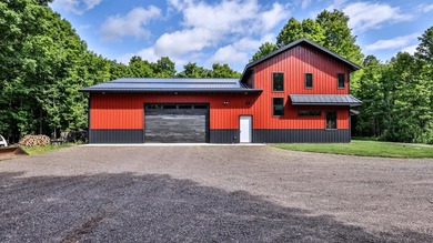Beautiful, maintenance free, home with a huge garage! This home - photo 41