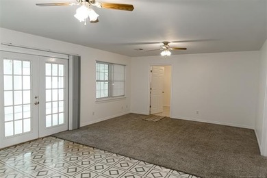 Charming cottage style home in Wagoner situated on approximately - photo 14