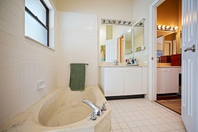 Perfect quiet location, large screened patio, salt water heated - photo 15