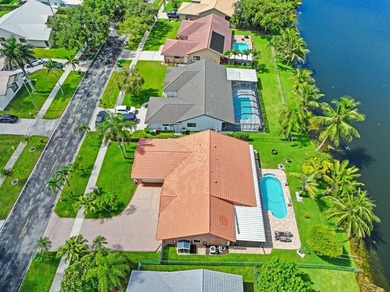 Perfect quiet location, large screened patio, salt water heated - photo 28