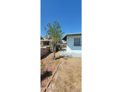 Expanded 1,558 sq ft H-2 model block home on a 7,000 sq ft - photo 29