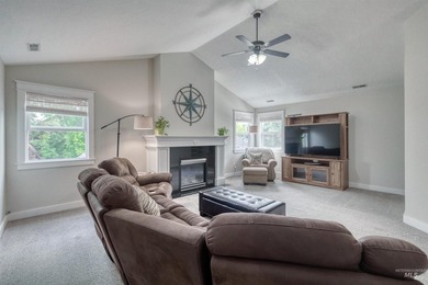 What a Light and Bright- Beautiful Home- Near Discovery Park in - photo 33