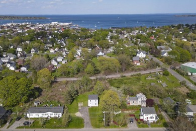 Charming 3BR/2.5BA in the Heart of Rockland. Built in 2015 and - photo 1