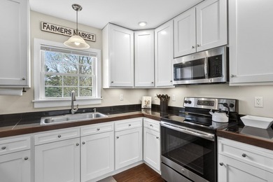 Charming 3BR/2.5BA in the Heart of Rockland. Built in 2015 and - photo 5