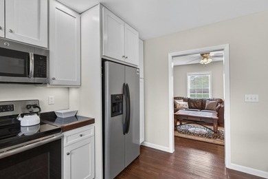 Charming 3BR/2.5BA in the Heart of Rockland. Built in 2015 and - photo 6