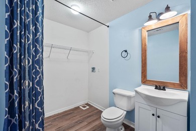 Move-in ready and ideally located, this beautifully maintained - photo 20