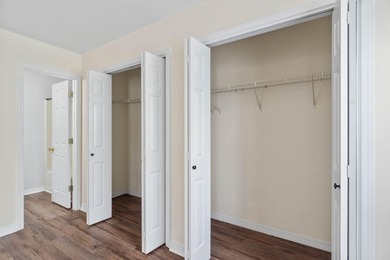 Move-in ready and ideally located, this beautifully maintained - photo 31