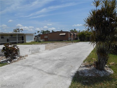 Caloosahatchee River Lot For Sale in Fort Myers Florida