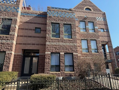 Lake Michigan - Cook County Townhome/Townhouse For Sale in Chicago Illinois