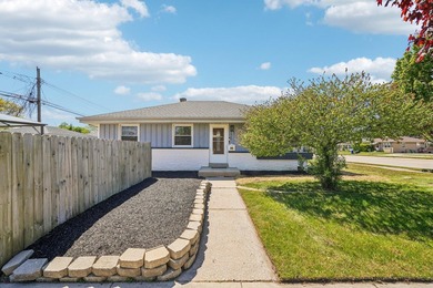 Updated 2-bedroom home in Racine with a massive primary bedroom - photo 2