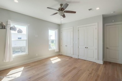 Stunning 6-year-old custom home sits on an oversized lot just - photo 12