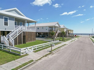 Stunning 6-year-old custom home sits on an oversized lot just - photo 31