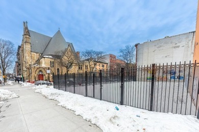 Exceptional combined lot with corner/frontage offering - photo 5