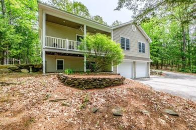 Welcome to 52 Alice Rd! This beautifully maintained raised ranch - photo 3