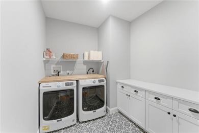Welcome to the absolutely beautiful one-level living home in one - photo 17