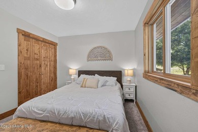 Enjoy breathtaking views of Schweitzer Mountain and the Selkirk - photo 19