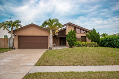 Nestled in the desirable Amberwoods community, this 3br, 2ba - photo 1